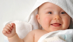 4 trẻ sơ sinh được chữa khỏi HIV đầu tiên trên thế giới