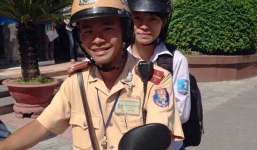 Các nữ sinh viết thư cảm ơn CSGT đưa đi thi