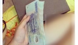 Bị chỉ trích khoả thân khoe tiền, nữ sinh cấp 3 lên tiếng