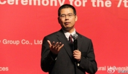 Mỹ: Bắt vợ tỷ phú Trung Quốc ăn cắp bắp giống