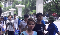 Đề toán “khó nhằn”, nhiều thí sinh rời phòng thi sớm