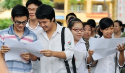 12 thí sinh bị đình chỉ vì mang ĐTDĐ vào phòng thi 