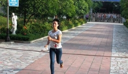 Thí sinh bị trường gắp ra Hà Nội trở lại trường thi vào phút chót