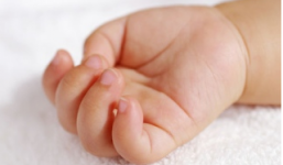 Bố nhắn tin sex với 6 phụ nữ khi con trai đang dần chết