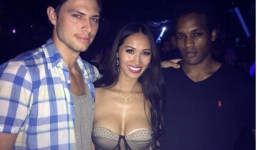 Angie Vũ Hà bị 'ném đá' vì ảnh phản cảm ở quán bar