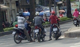 Kiều nữ xe tay ga bán dâm ở 'phố sung sướng' Sài Gòn