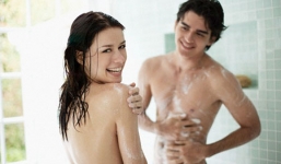 Những việc cấm kỵ làm khi tắm