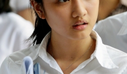 Những nữ sinh xinh đẹp trong kỳ thi đại học đợt 1