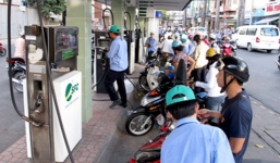 Giá xăng lên cao nhất trong lịch sử