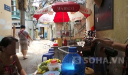 Đang bế cháu đi chơi, bé 3 tuổi bị giật ngay trên tay bà ngoại