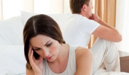 Chồng bắt gọi điện, chat sex khi vợ làm xa nhà