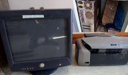 Làm hồ sơ, giấy tờ giả, chủ tiệm ảnh cưới bị bắt