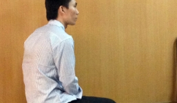 Nữ sinh lớp 10 yêu thầy giáo, còn trộm vàng cho người yêu trả nợ