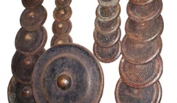 Đào dúi, được bộ chiêng đồng hàng trăm triệu