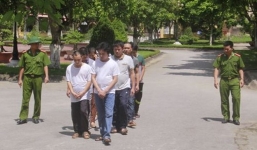 Tường rào kiên cố quanh nhà kẻ cầm đầu dây đánh bạc nghìn tỷ