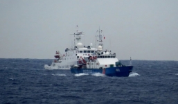 Trung Quốc cử tàu pháo đe dọa tàu Việt Nam