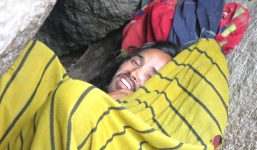 Chuyện lạ “người rừng” biết nói tiếng Anh, hát nhạc trẻ ở Gia Lai?