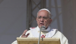 Giáo hoàng lên tiếng xin lỗi các nạn nhân bị linh mục tấn công tình dục