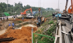 Đường ống nước sạch Sông Đà vỡ lần thứ 8