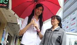 Nữ sinh cao 1,92 m khiến ai cũng ngước nhìn