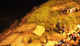 Bàng hoàng phát hiện xác chết nổi lềnh bềnh trên kênh nước