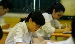 “Cống hiến và hưởng thụ” trong tình yêu “Đất Nước” vào đề văn khối D