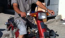 Hàng đồ cổ đơn sơ thu lãi hàng trăm triệu/tháng