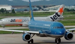 Máy bay VNA và Jetstar suýt va chạm trên đường băng 