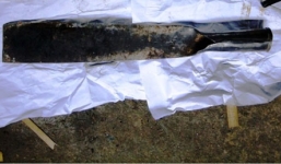 Chồng điên cuồng chém chết vợ, con rồi treo cổ tự tử