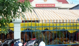 Chủ tịch xã gả chồng cho con gái chưa tròn 16 tuổi