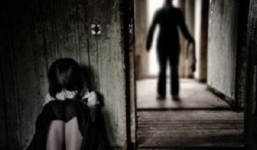 Kẻ biến thái mặc quần xì đỏ cướp rồi hiếp hàng loạt cô gái