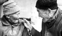 “Liều thuốc bổ” diệu kỳ giúp người già sống lại tuổi thanh xuân