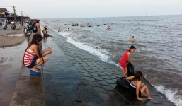 Dịch vụ gái gọi xem World Cup 'cháy hàng' ở Quất Lâm