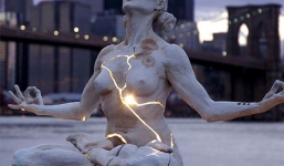 Chiêm ngưỡng những bức tượng kỳ quặc nổi tiếng thế giới