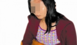 Chồng dùng cuốc đánh vào bụng vợ mang bầu 7 tháng