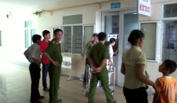 Nữ điều dưỡng bị đâm thủng tay trong lúc cấp cứu cho bệnh nhân