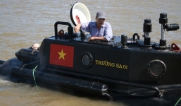 Tàu ngầm Trường Sa 01 chạy thử nghiệm dịp bão Rammasun đổ bộ