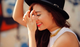 Sự thật cuộc sống xa hoa, bạc tỷ của Hoàng Thùy Linh