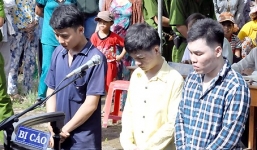 Ghen cuồng với đứa trẻ... chỉ mới 15 tuổi