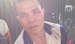 Bị kiểm tra, vứt thanh kiếm giữa đường để thoát thân