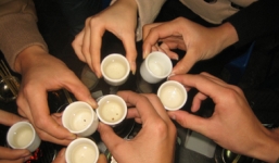 Nhậu 'tây tây' rồi hiếp dâm... cụ bà 84 tuổi