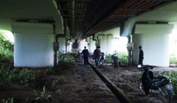 Kinh hoàng phát hiện thi thể đang phân hủy trong bụi rậm