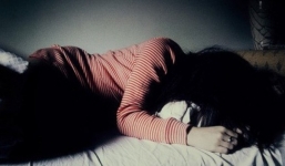 Bản tin 113 – chiều 16/7: Thiếu nữ bị người quen hiếp dâm lúc nửa đêm…