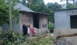 Lên cơn tâm thần, cha dùng cuốc sát hại con gái