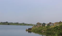 Lặn tìm thi thể thanh niên chết đuối dưới “hồ tử thần”