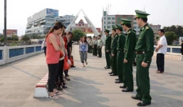 Hồi ức bà mẹ 'vượt biên' cứu con làm nô lệ tình dục