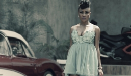 Ca sỹ 9X nguyện hiến trinh tiết để cứu 220 nữ sinh bị bắt cóc 