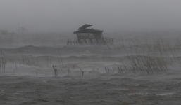 Bão 'Thần sấm' tấn công Trung Quốc, ít nhất 20 người thiệt mạng