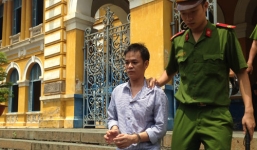 Lời qua tiếng lại, đâm bạn nhậu nhiều nhát