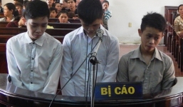 'Xử đẹp' nam sinh vì dám nói chuyện với bạn gái mình